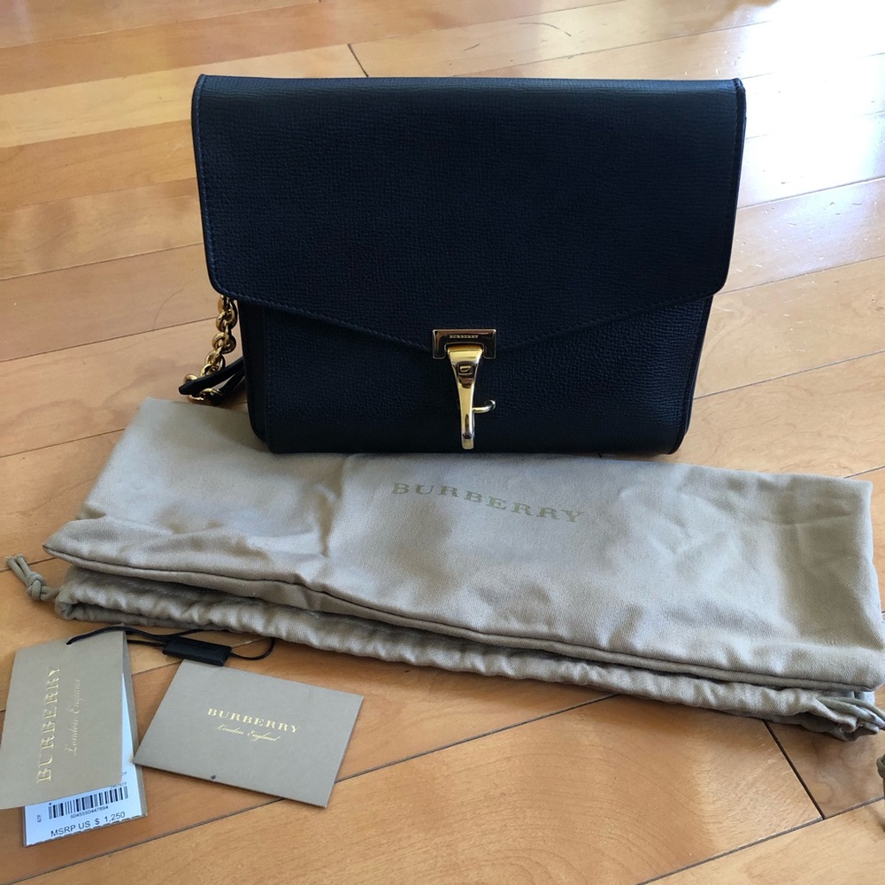 Pre owned Burberry Macken Black crossbody bag